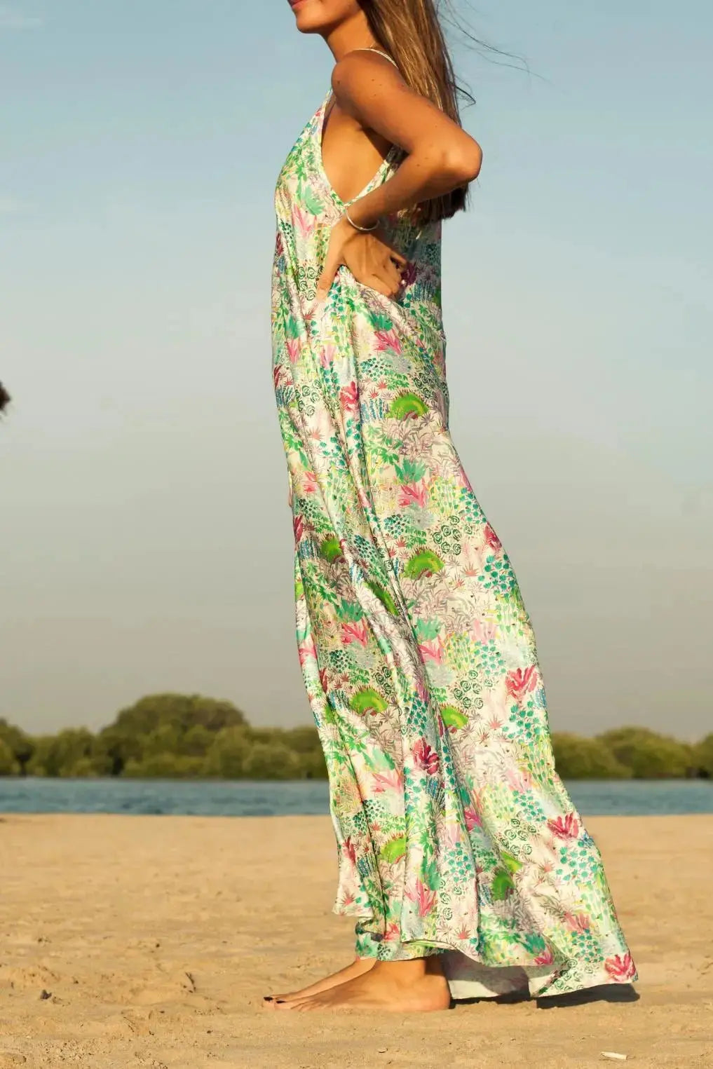 PAULA | Vestido Estampado Verdes, Rosas y Azules - Malota